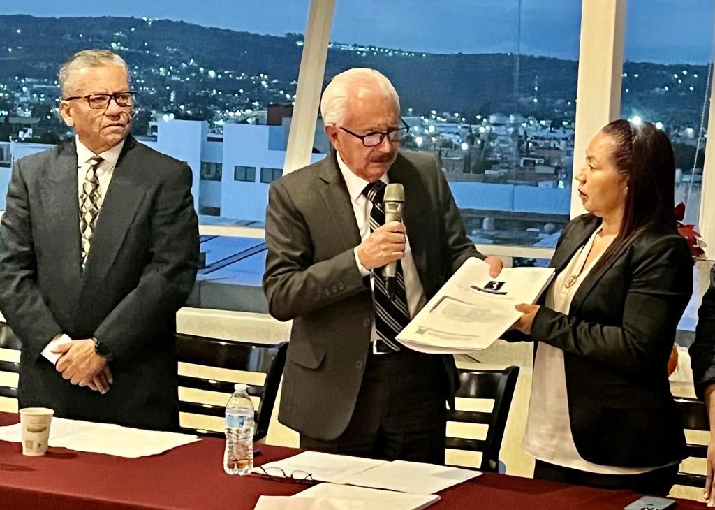 Ayuntamiento de Chiautempan recibe escrituras de la nueva Presidencia Municipal